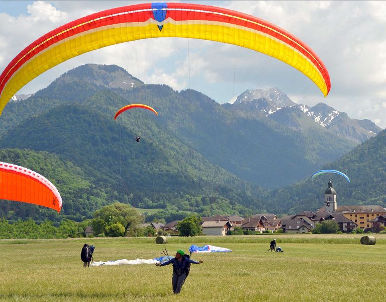 Lac Annecy Doussard aire d'atterrissage parapente delta