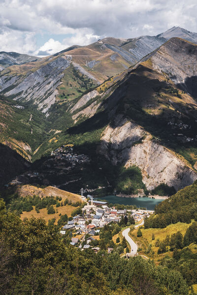 Mont-de-Lans village