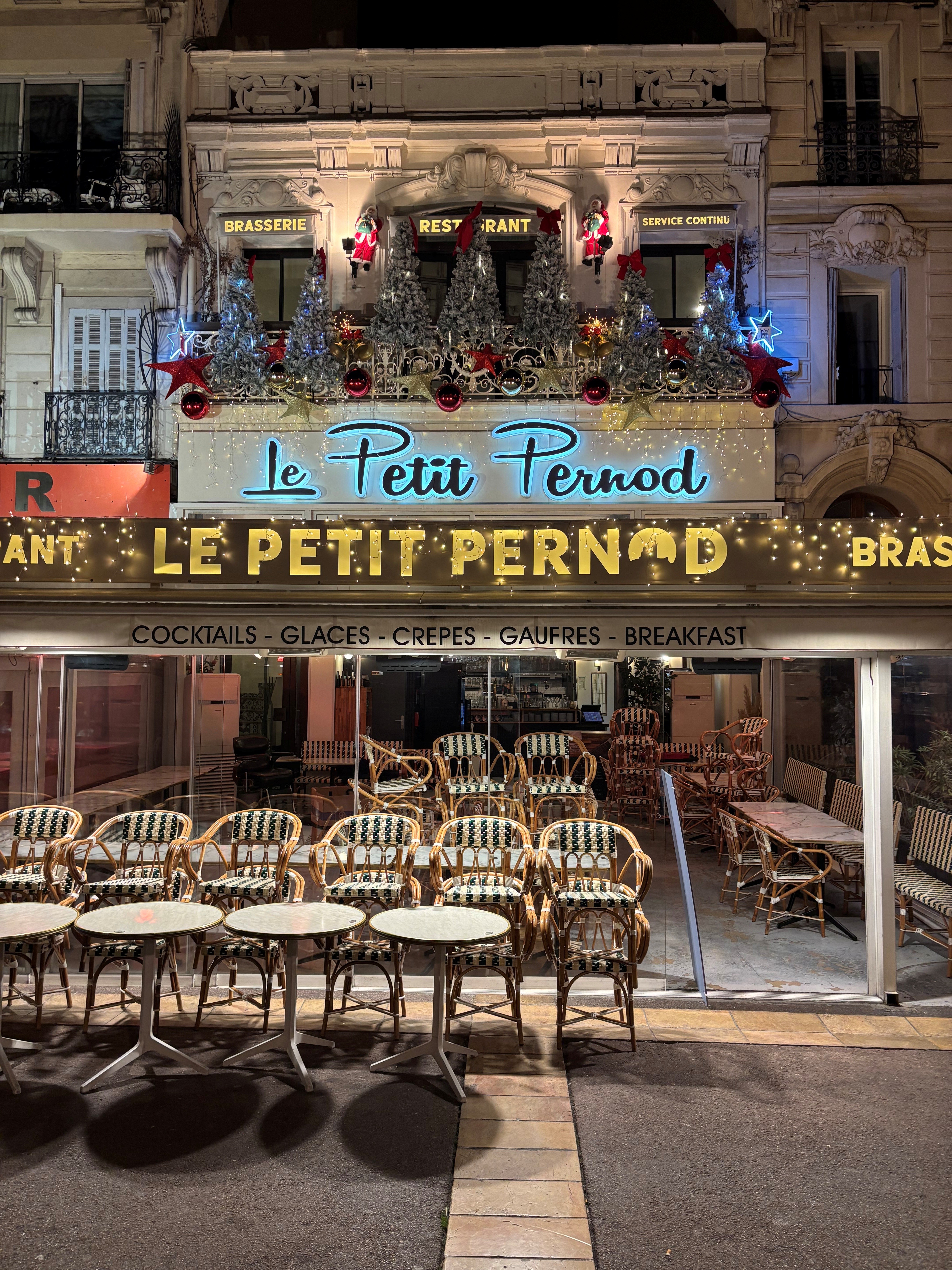 Le Petit Pernod - photo 2