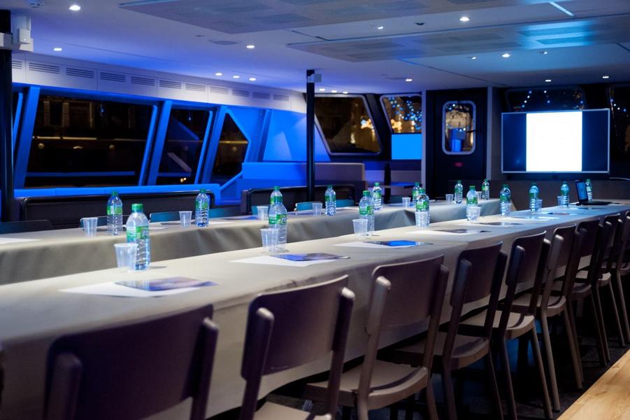 Intérieur aménagée pour un sémianire