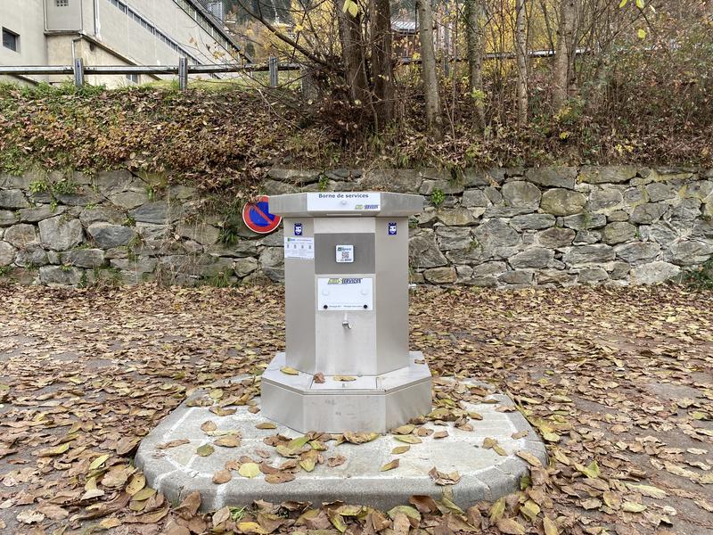 Aire de service de camping-car du parking de la patinoire