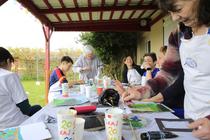 Atelier de peinture en extérieur