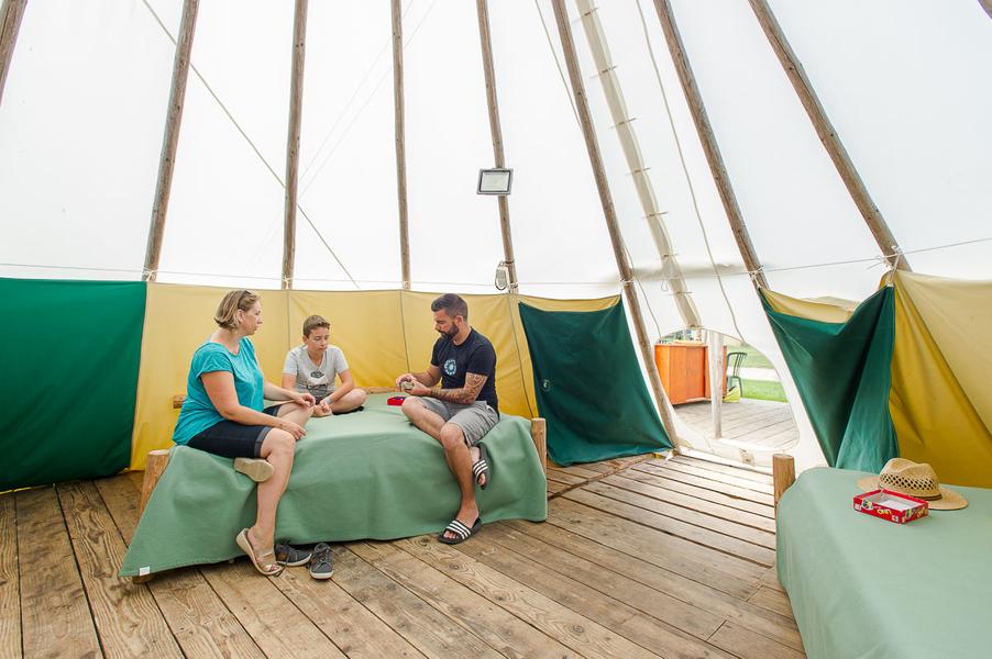Tipis familles à La Plaine Tonique