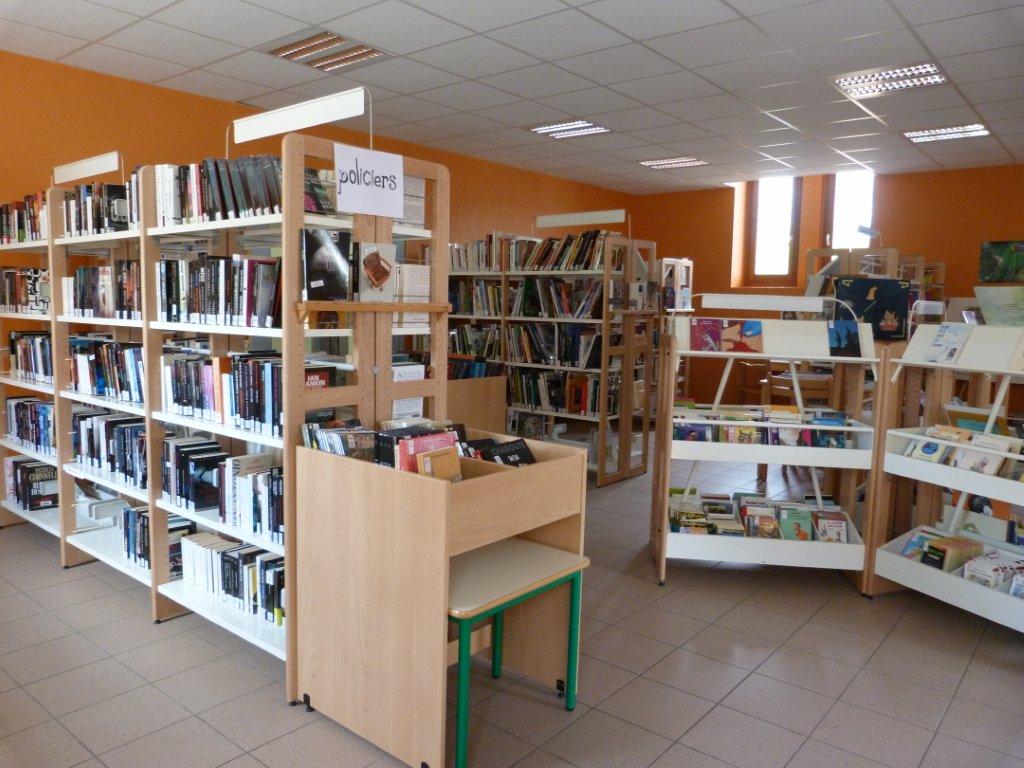 Bibliothèque "Le manoir aux livres" à Creys-Mépieu