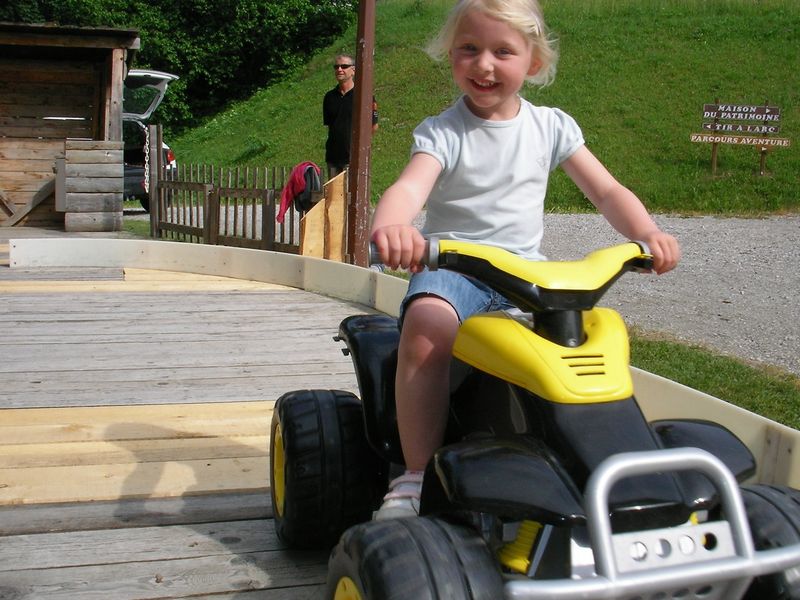 Circuit de motos électriques Les Loupiots
