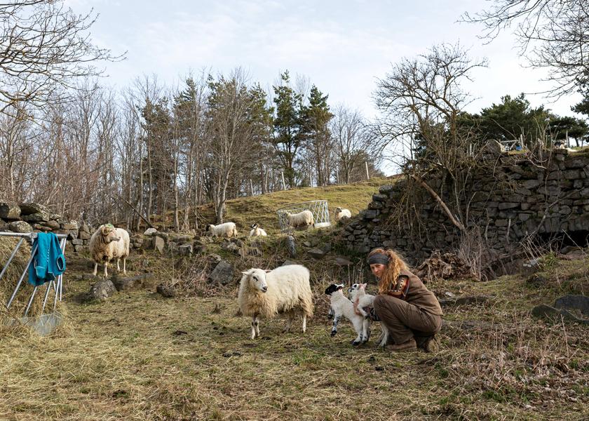 Exposition « sur un Plateau » de Lena Durr_Saint-Andéol-de-Fourchades
