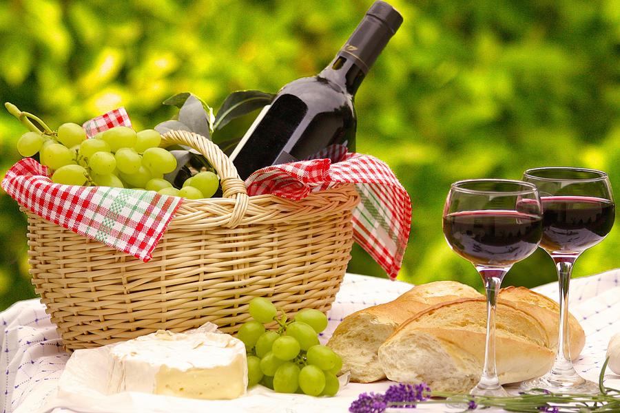 - © Pixabay Buffet campagnard et jeux_Trescléoux - © Pixabay