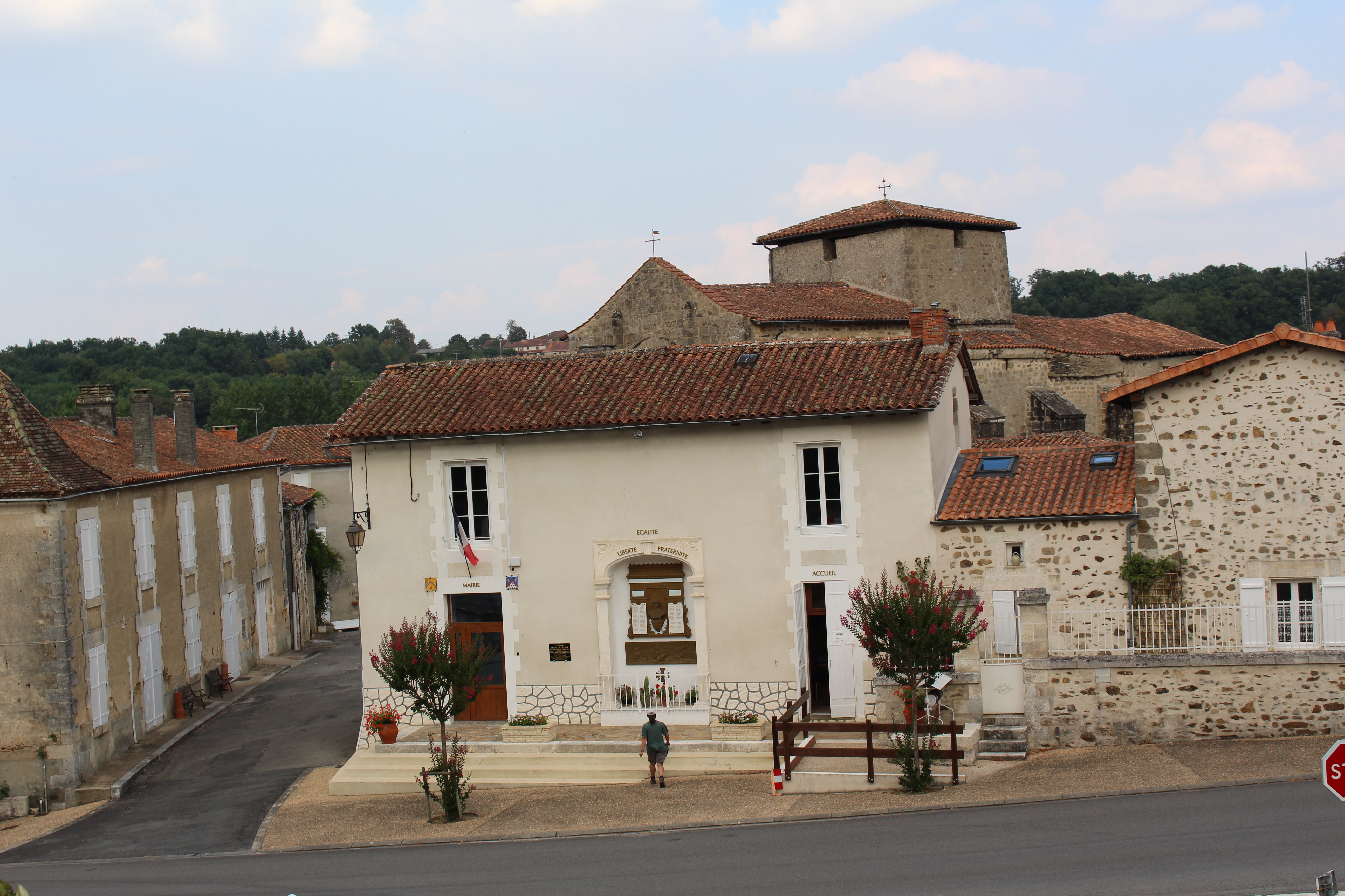Cherves Chatelars sentier du gazon