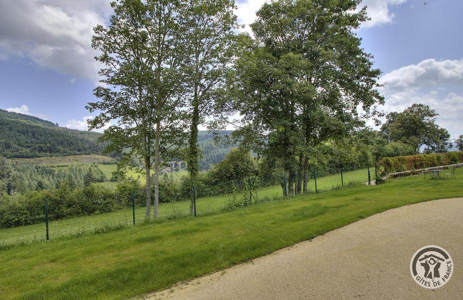 Grand Gîte avec piscine - 34 personnes et 11 chambres \