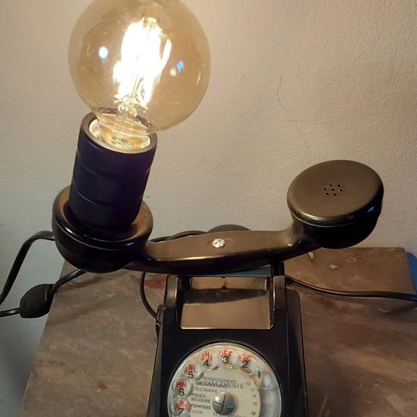 La Luciole et la Lampe