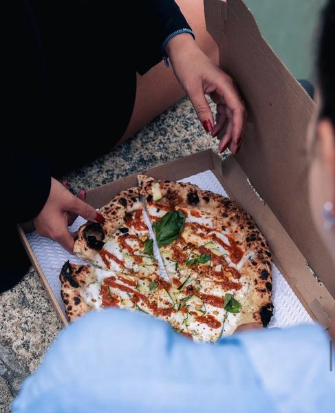 Pizza découpée