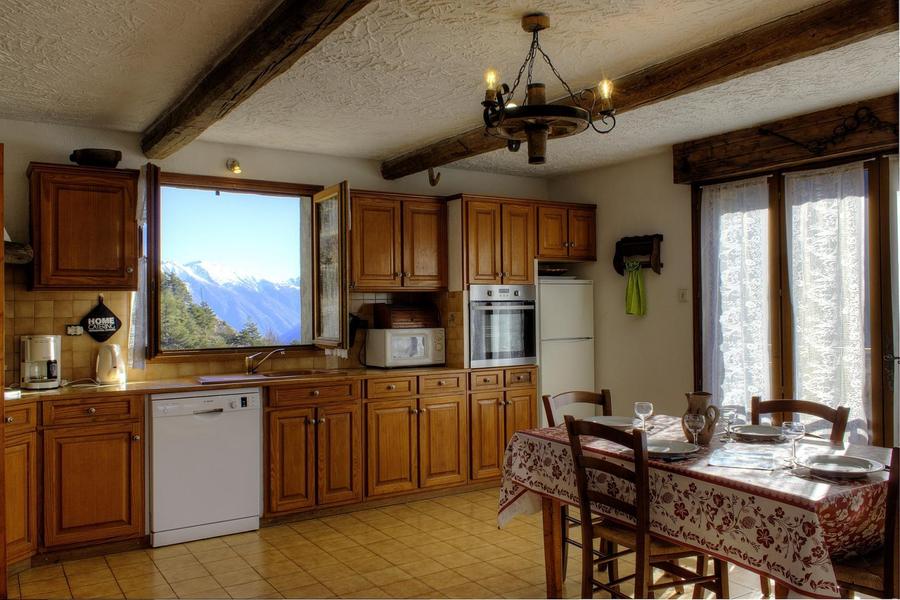 Gîte L'Oustal n°2-Cuisine/Coin repas-Auron-Gîtes de France Alpes-Maritimes 