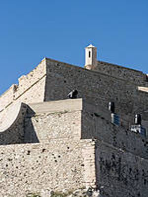 Les forts du Vieux Port et les consignes sanitaires