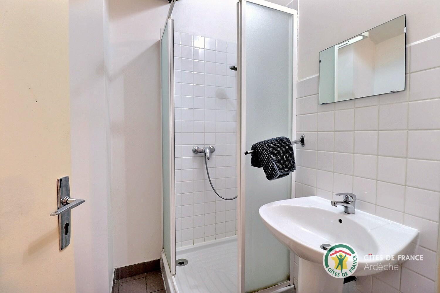 Salle d'eau chambre Les Muletiers