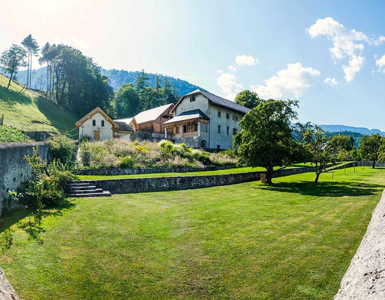 Ferme de Gy vue sur le parc