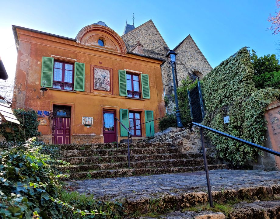 Maison Ortie Rouge