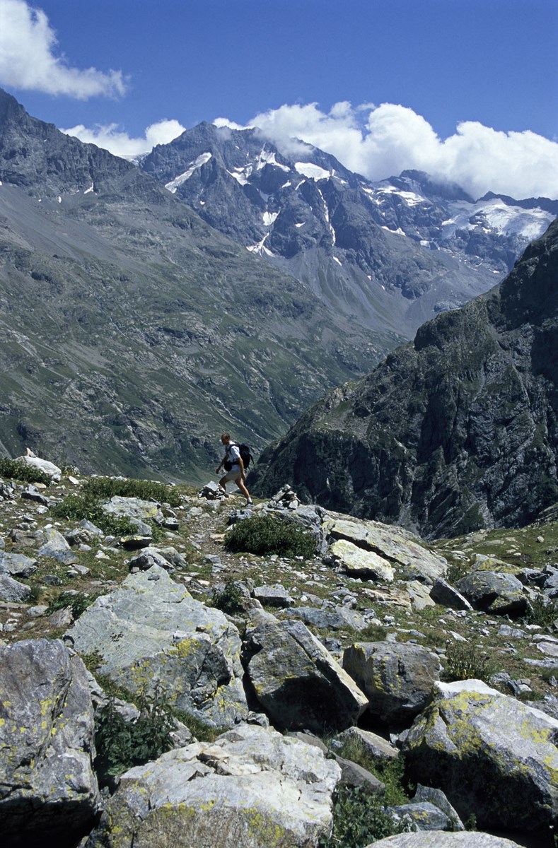 Lac des Bêches au départ du refuge de la Lavey