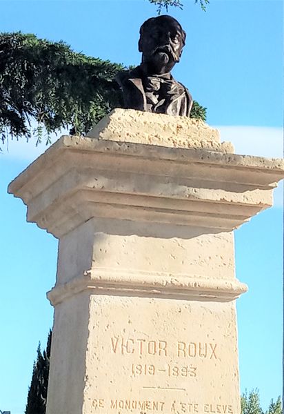 Fontaine Victor Roux