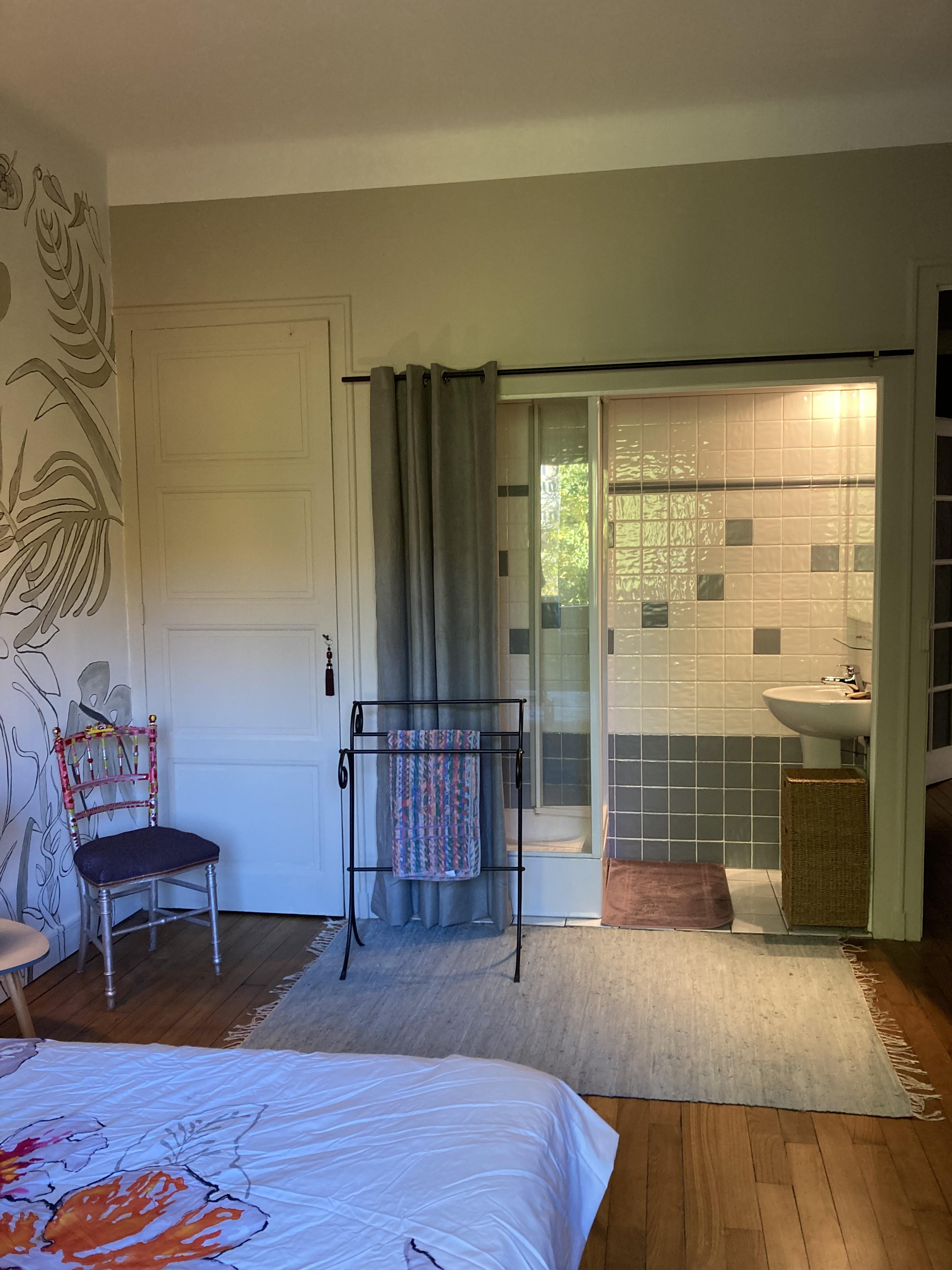 Douche 1ère chambre