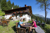 La terrasse du refuge de Nant-Borrant