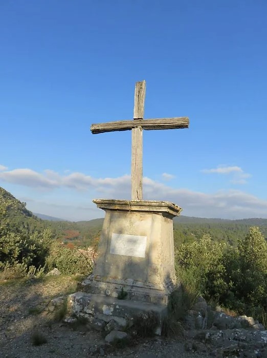 Table d'orientation : croix du calvaire_Méounes-lès-Montrieux