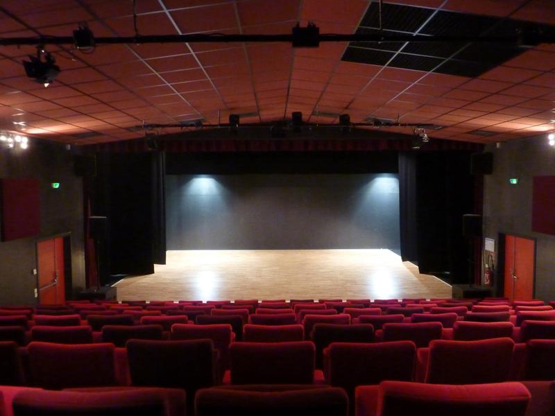 Scène - salle Pablo Picasso