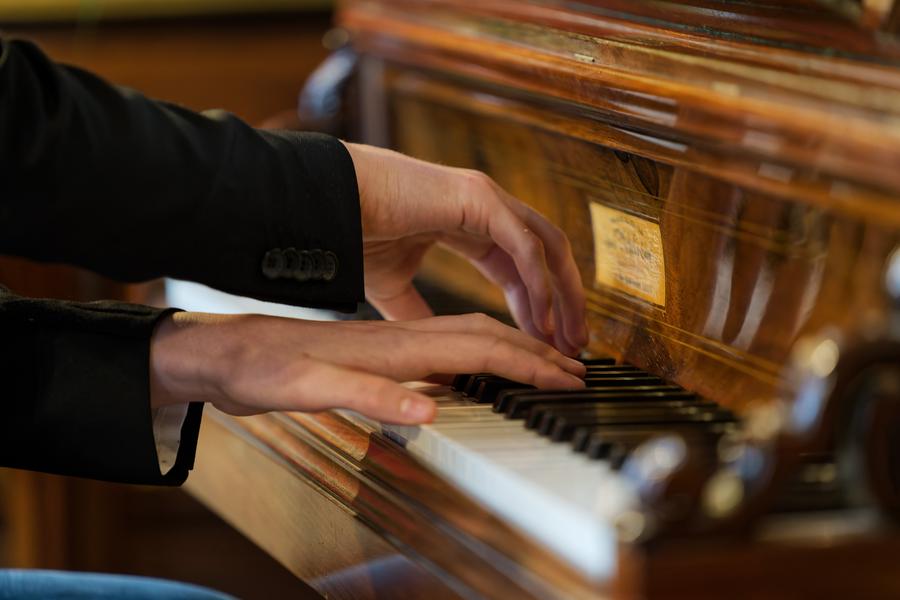 Clément Lefebvre : récital sur le piano ancien du château d'Aulteribe