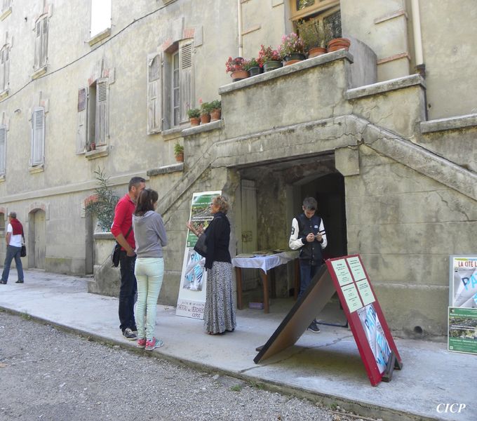 Cimenterie-et-cite-Lafarge