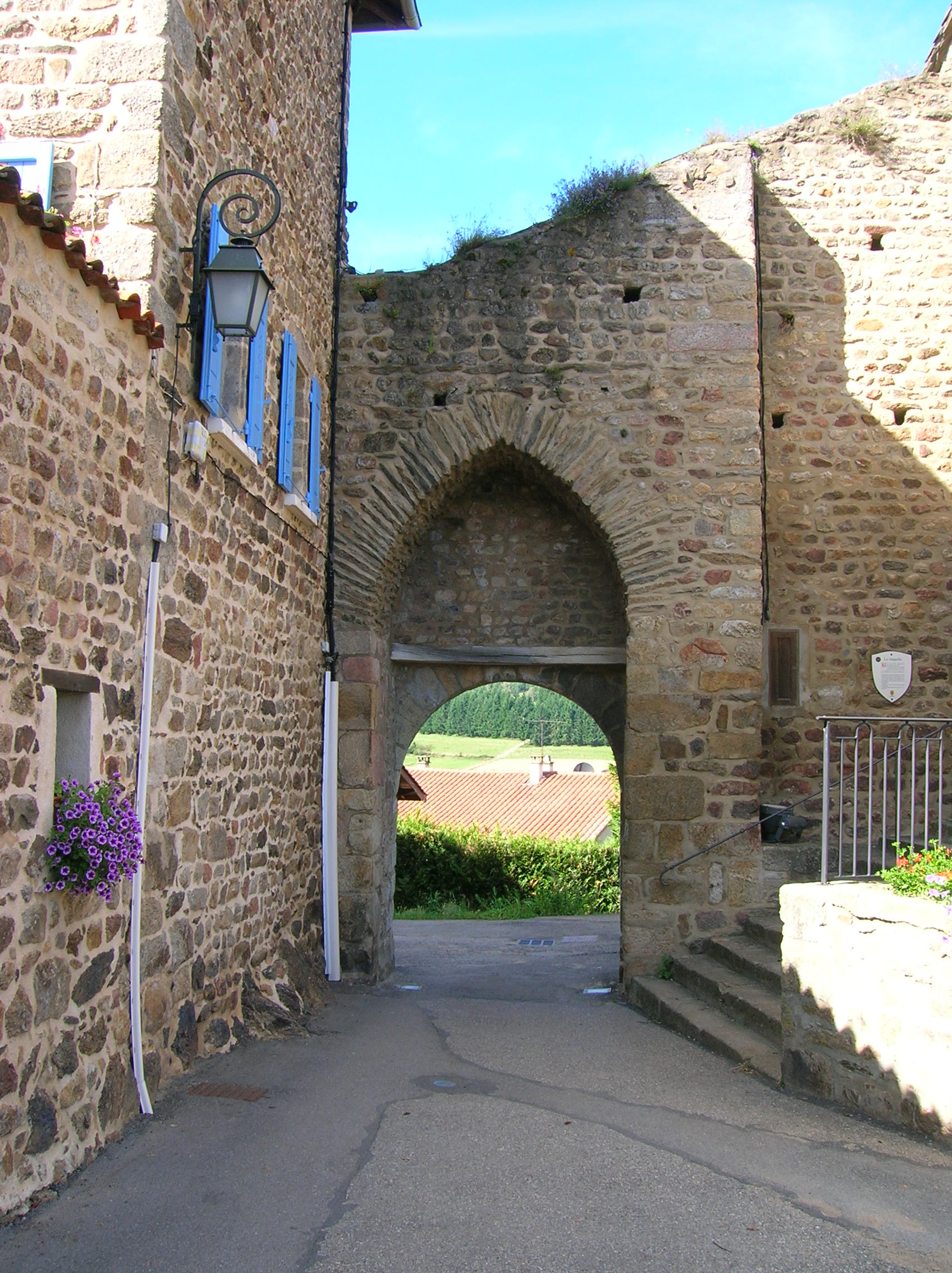 Visite guidée du site médiéval de Rochefort en soirée_Saint-Martin-en-Haut