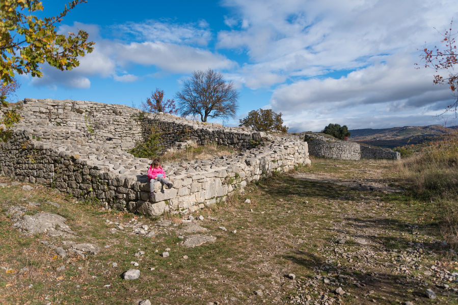 Oppidum de Jastres en Ardèche en automne