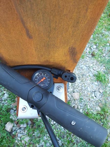 Borne de réparation vélo_Saint-Basile Borne de réparation vélo_Saint-Basile