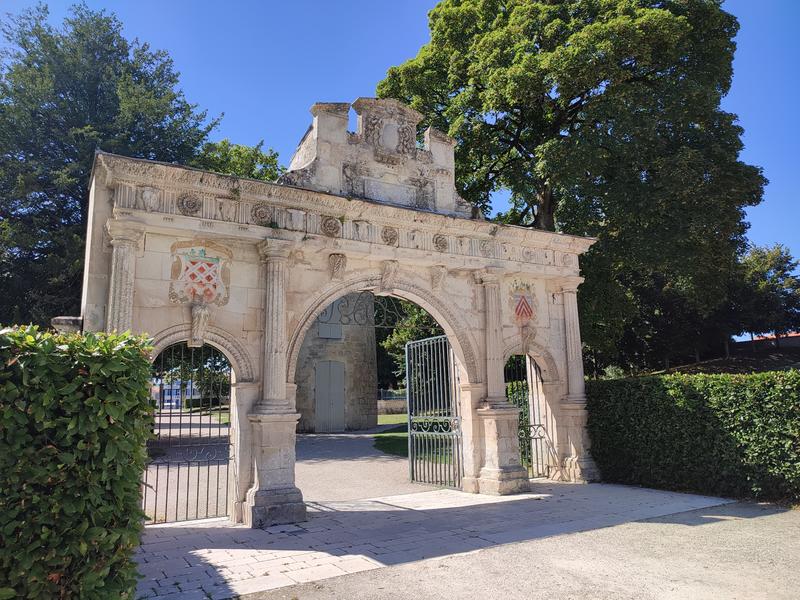Porte Renaissance de Surgères