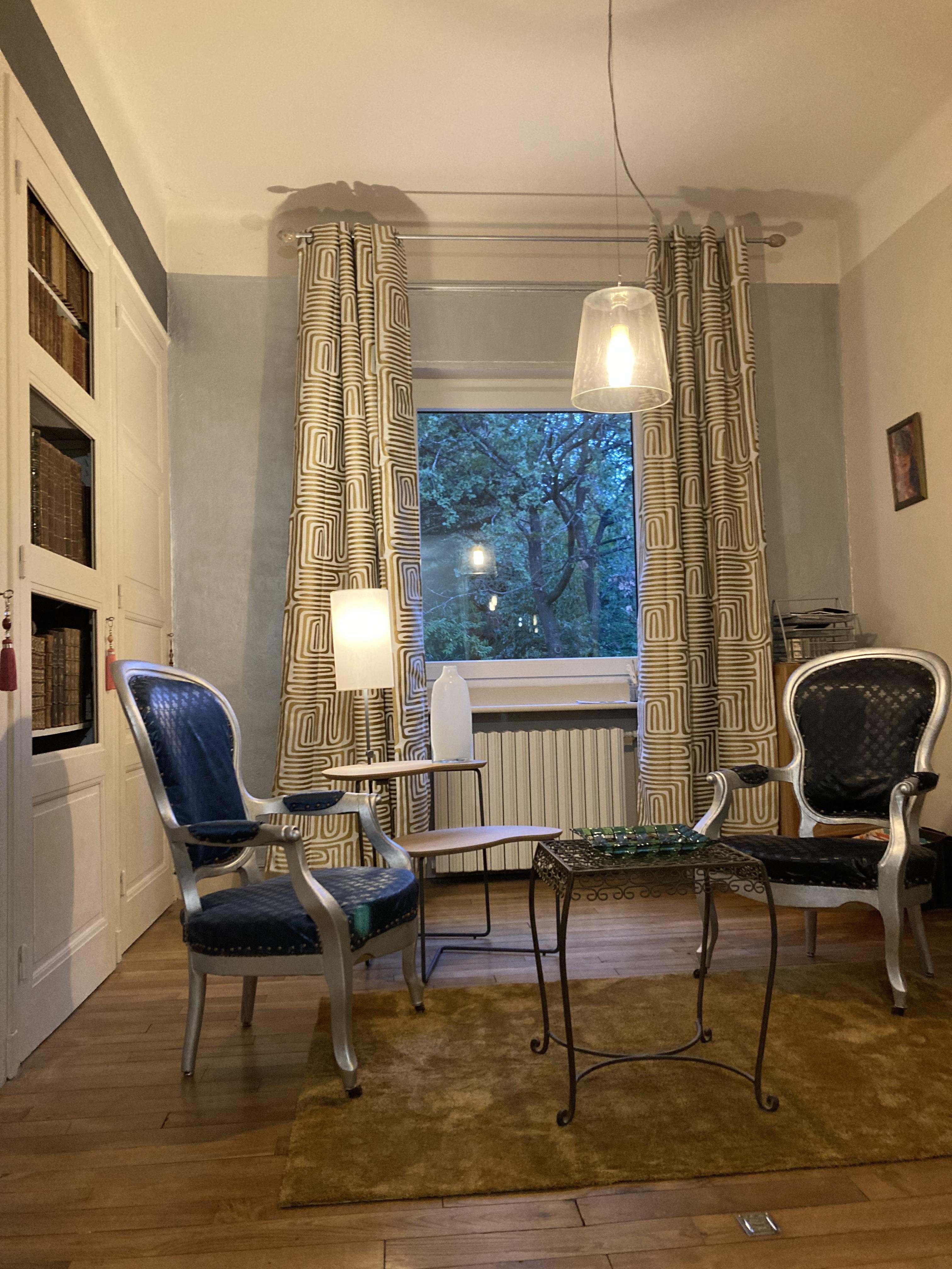 Petit salon entre les deux chambres
