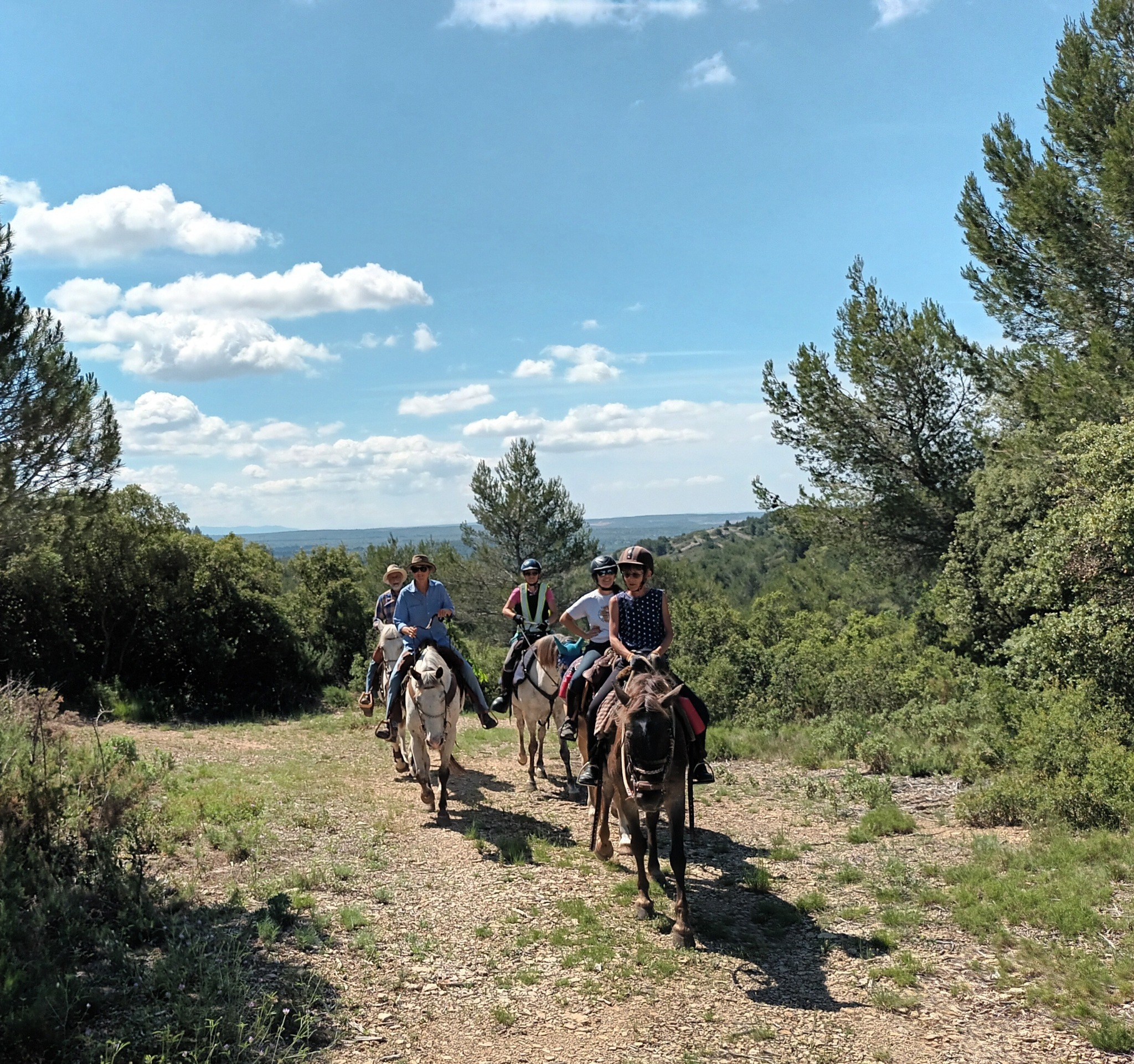 HIPPO KAMPO, La Barben - photo 3