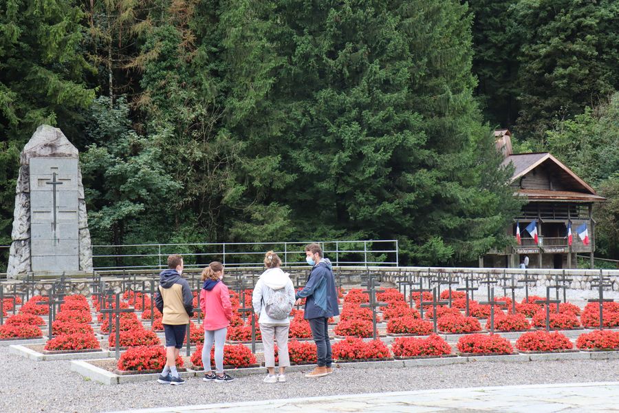 Visite de la Nécropole nationale des Glières