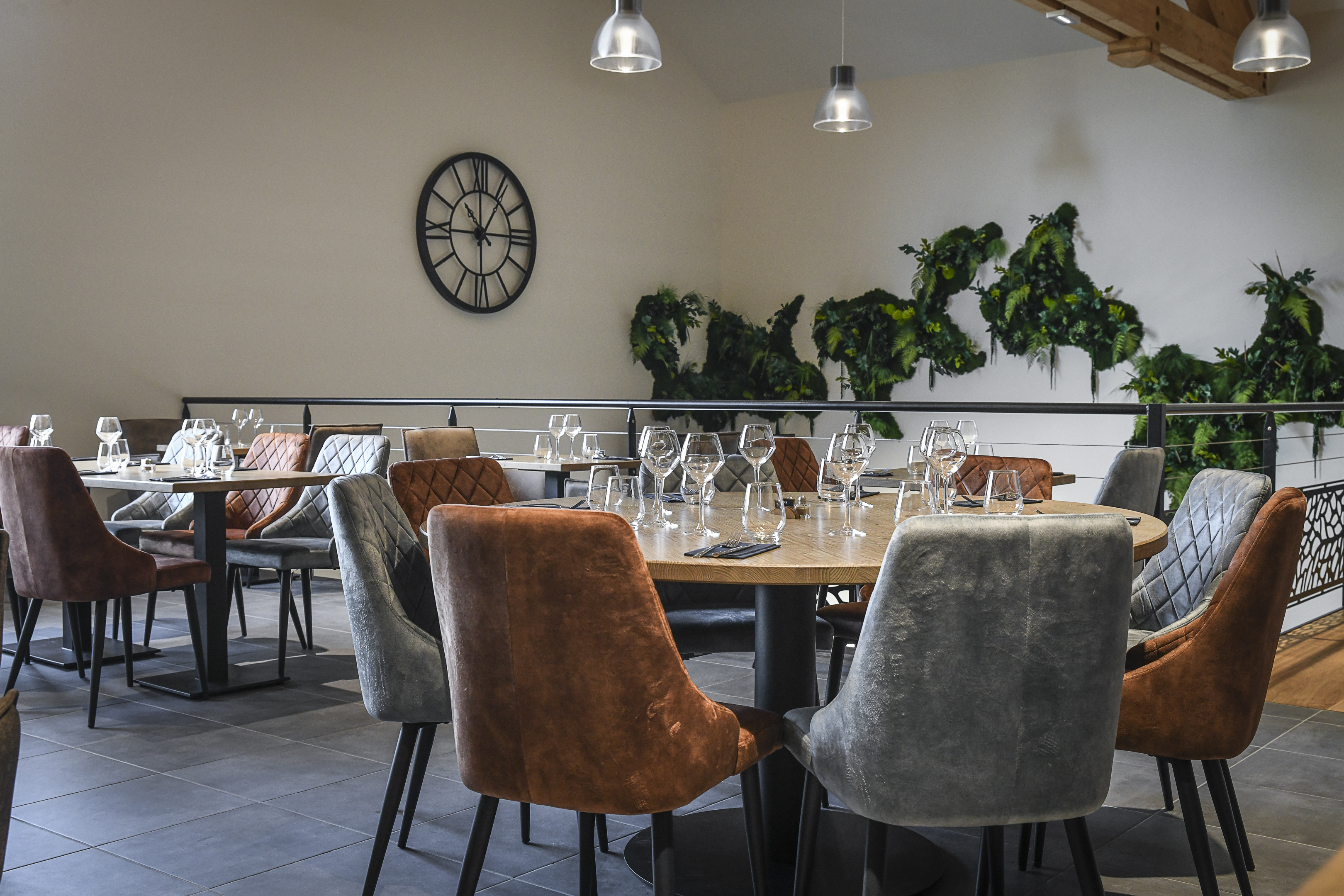 Mezzanine restaurant Brasserie du Guiers Belmont-Tramonet