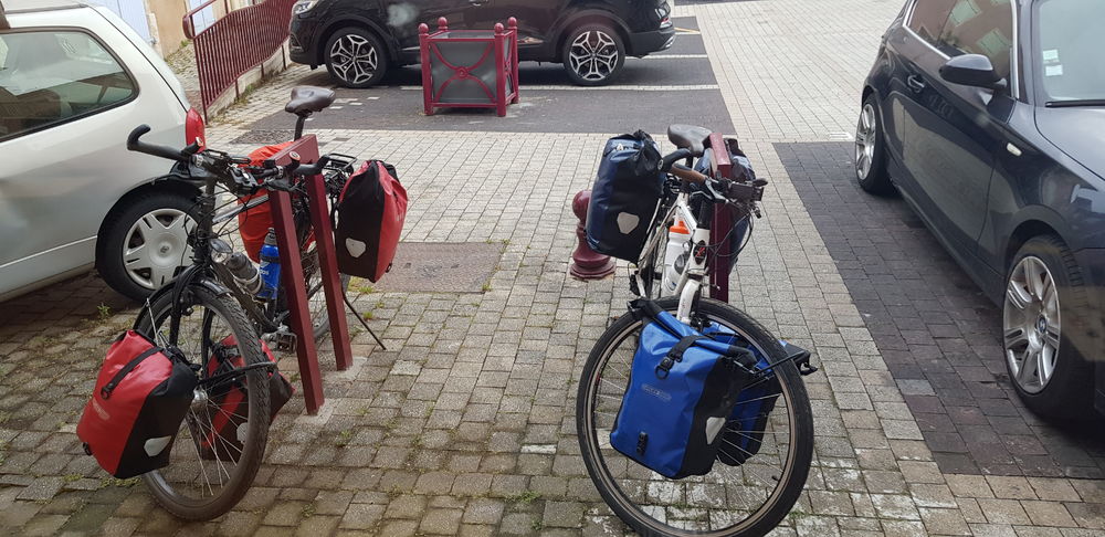 Casiers bagages vélos/motos et rack à vélos
