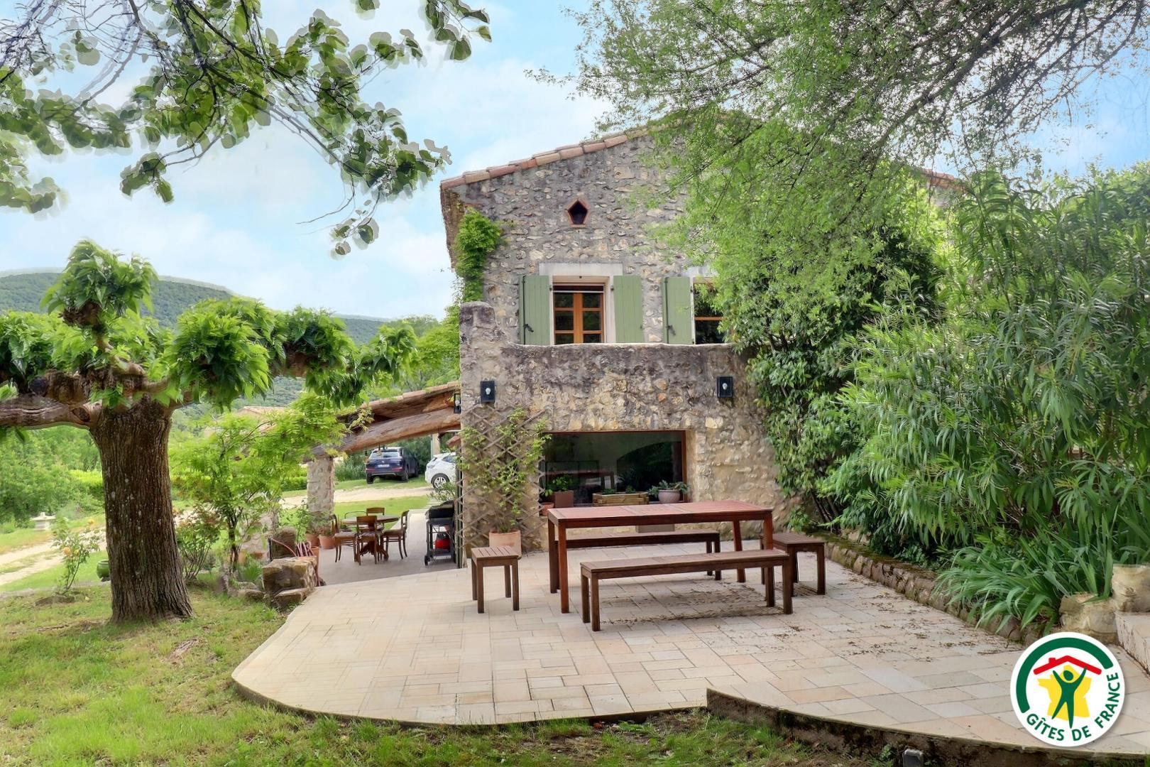L'extérieur du gîte