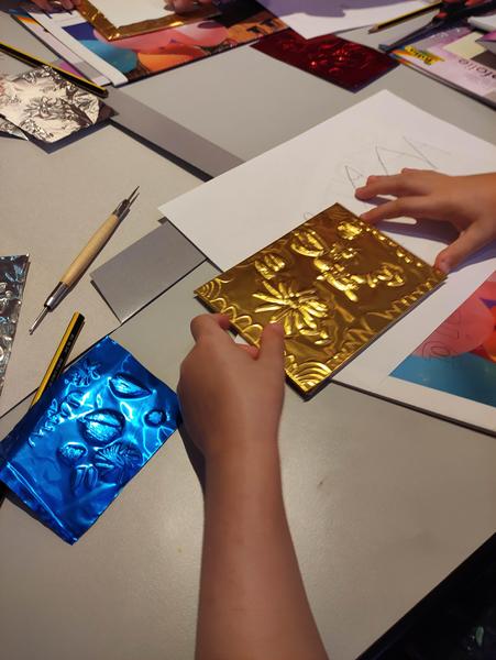 atelier de métal repoussé