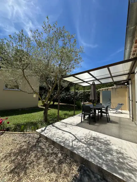 Maison piscine privée 4 personnes_Mondragon