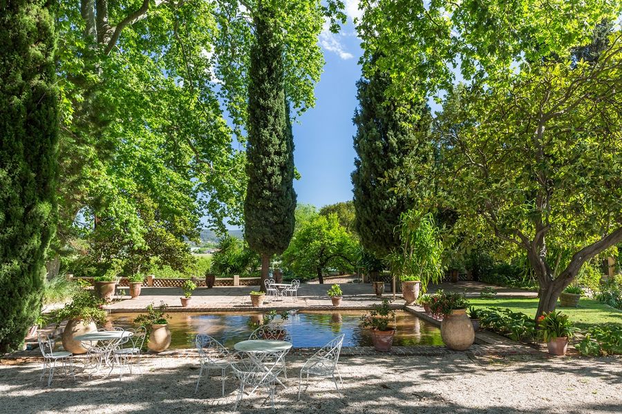 Extérieur du Château de l'Aumérade