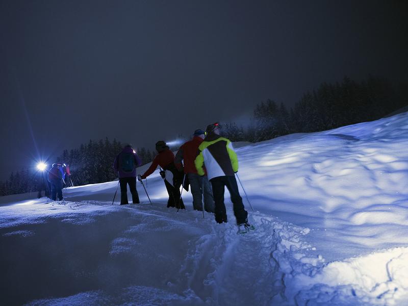 Apéro dans l'igloo et aventure en raquettes