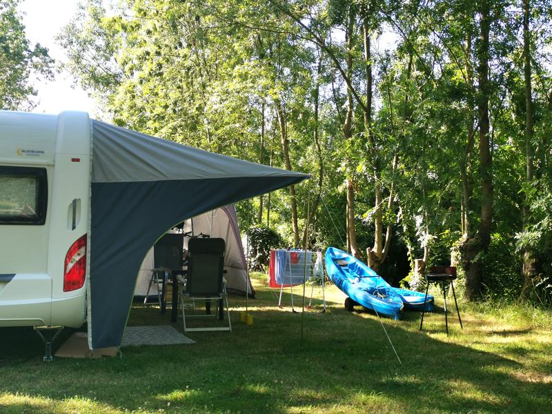 Camping Embarcadère Le Lidon Emplacement bord de canaux