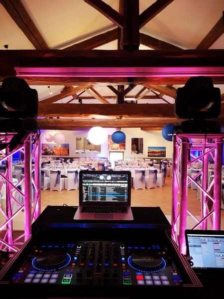 sur la scène de la salle des Cœur