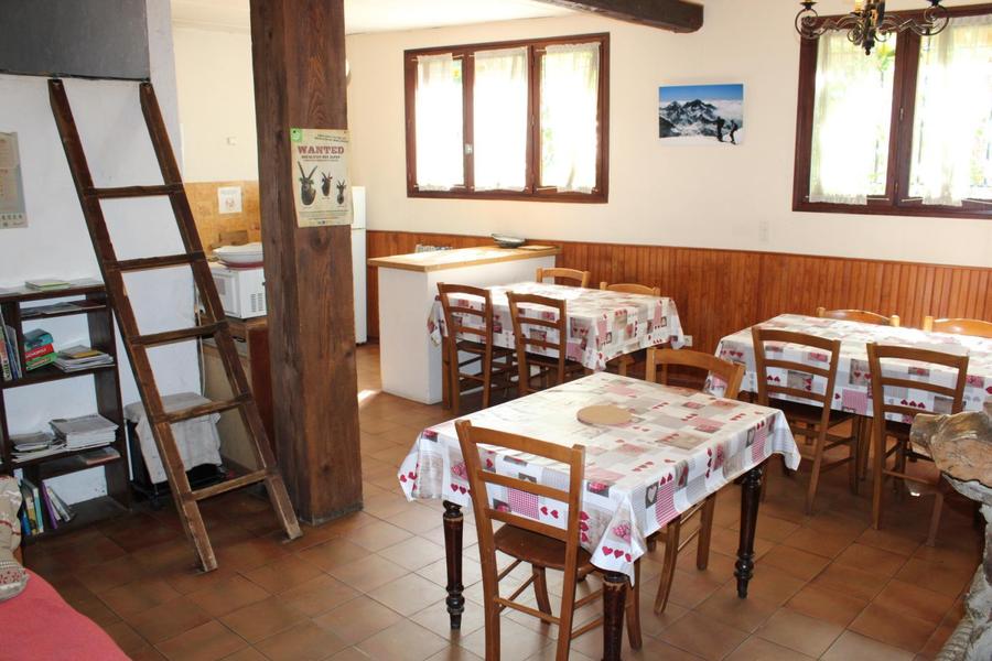 Gîte d'Etape/Groupe La Rouguière - Pièce de vie commune - Saint-Martin-Vésubie - Gîtes de France Alpes-Maritimes