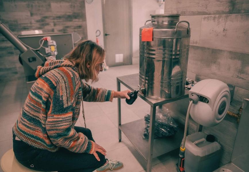 Visite du moulin à  huile au Domaine des 9 chênes_Fons