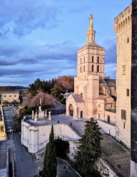 Basilique Métropolitaine N-D des Doms