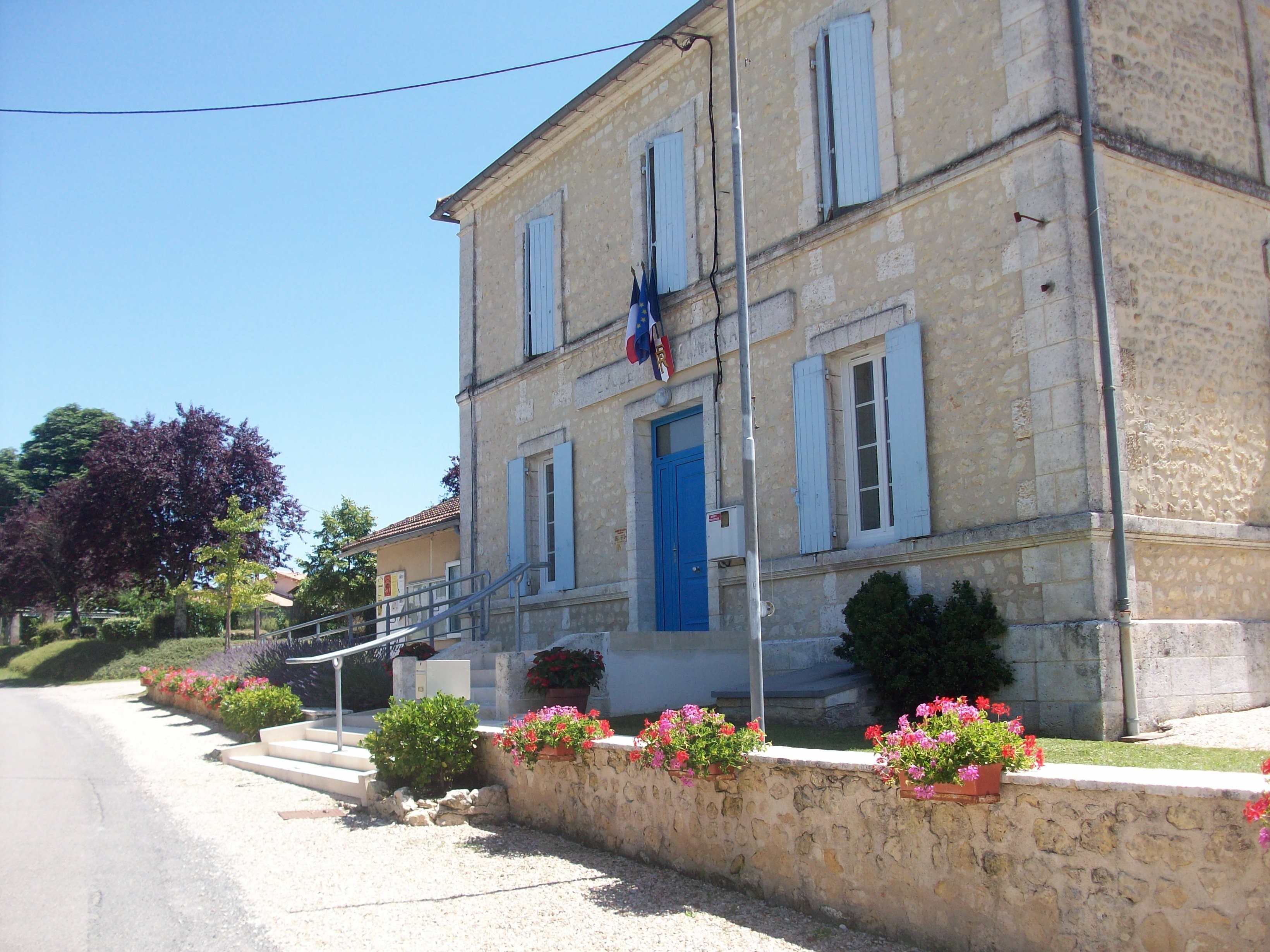Mairie de Bazac