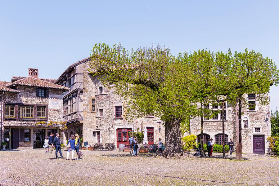 Excursion : Le Monastère royal de Brou et Pérouges, les sites emblématiques de l'Ain_Bourg-en-Bresse