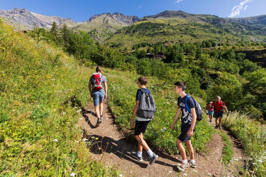 - © Thierry Maillet, Parc national des Ecrins. Dormillouse TM - © Thierry Maillet, Parc national des Ecrins.
